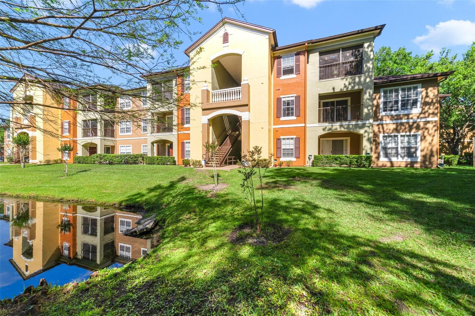 725 Crest Pines Dr #422 Property Photo