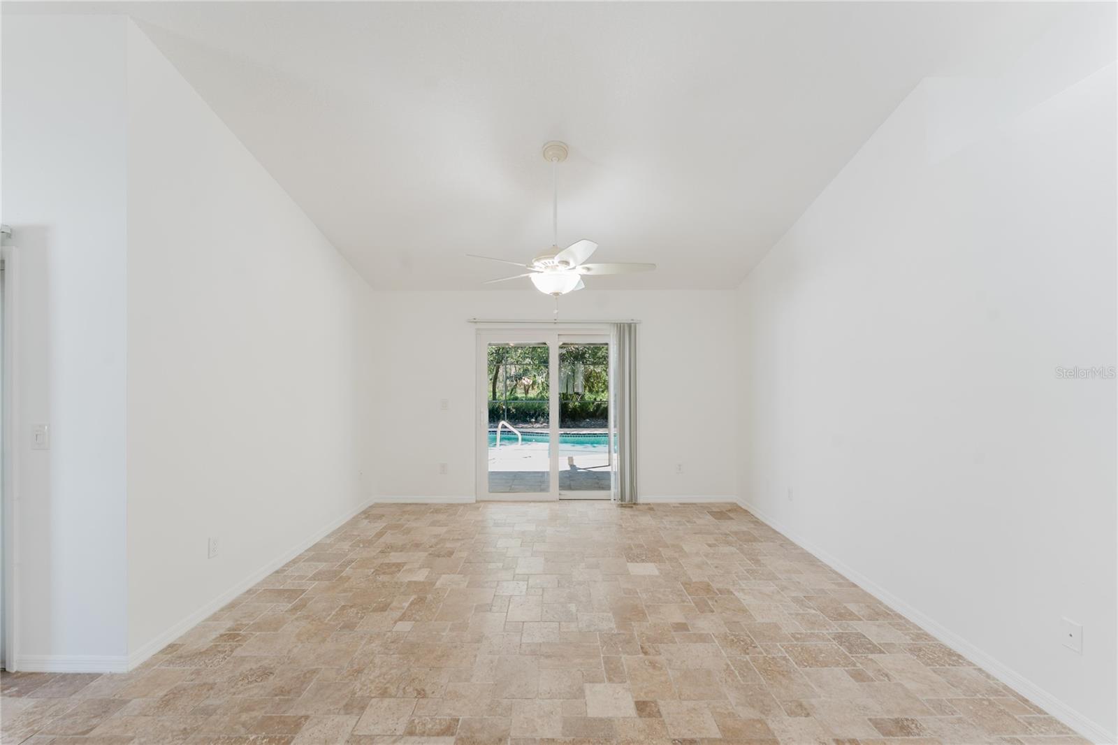 3033 S Horizon Pl Property Photo 5