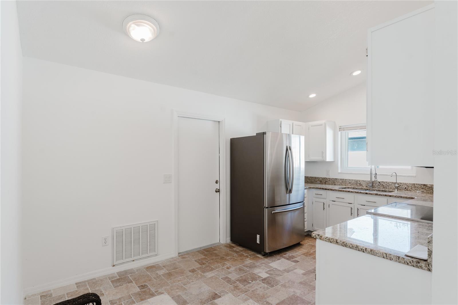 3033 S Horizon Pl Property Photo 11