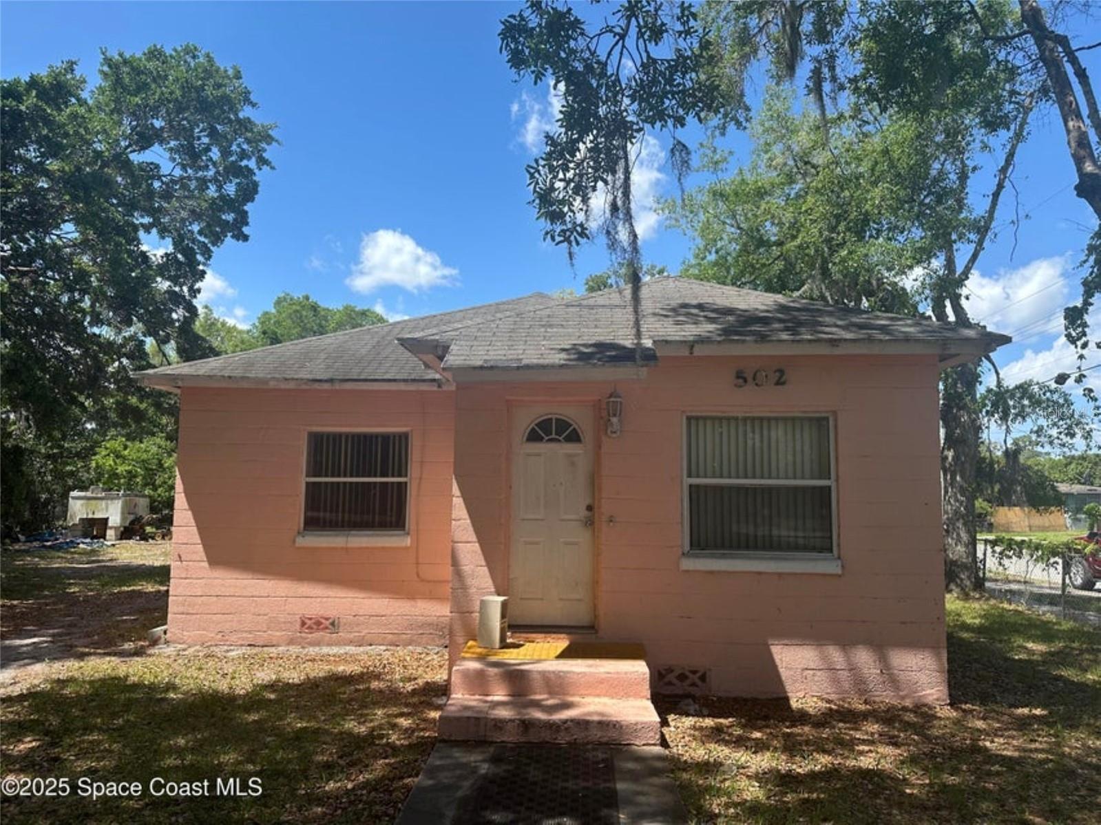 502 S Robbins Ave Property Photo