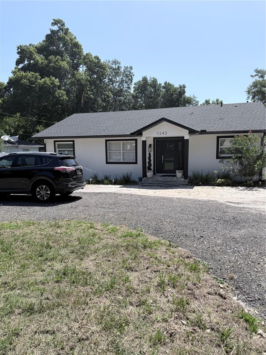 1243 Dingens Ave Property Photo 3