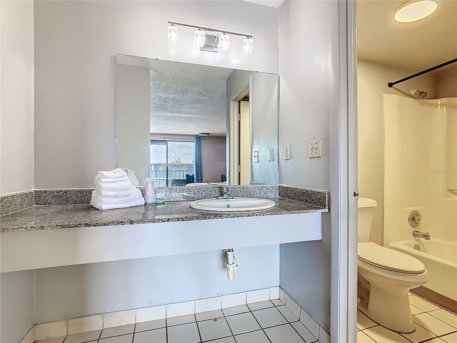 4121 W Vine St Property Photo 9