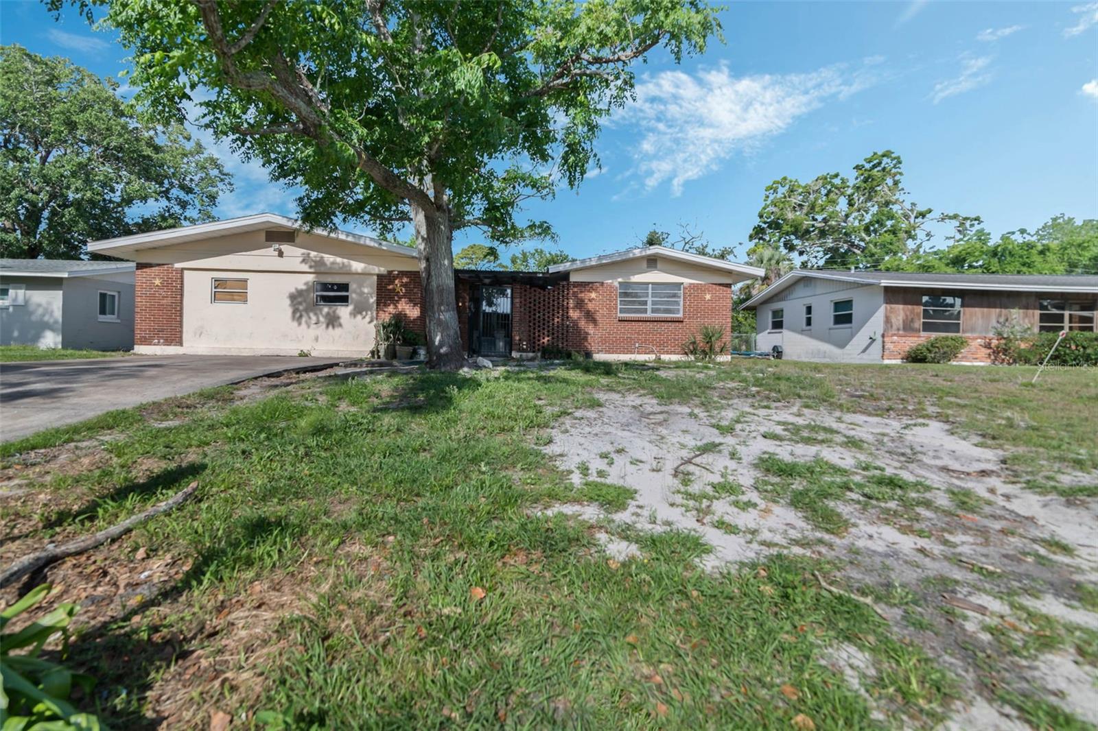 1136 Lakewood Park Dr Property Photo