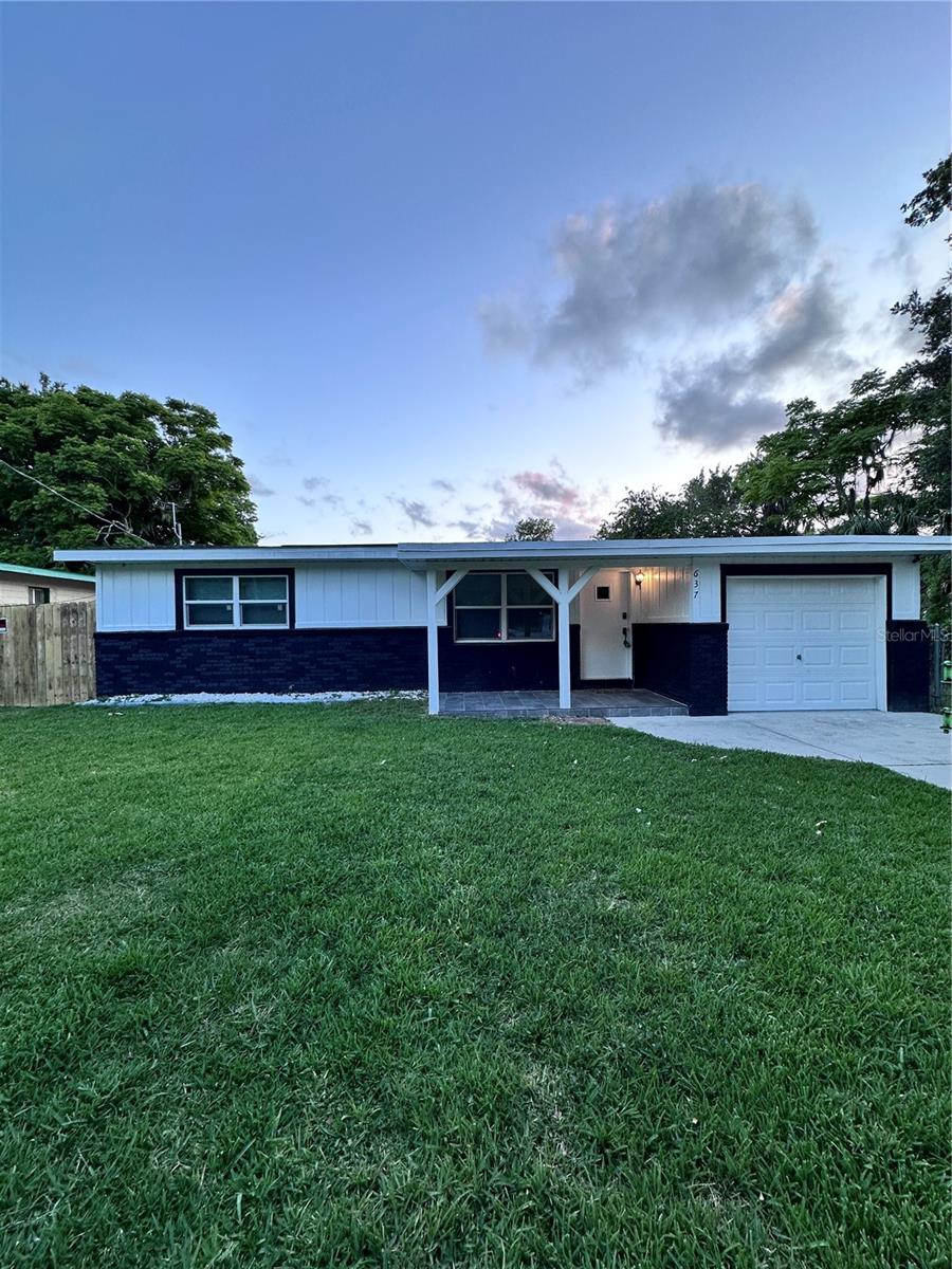 637 Ash Ave Property Photo