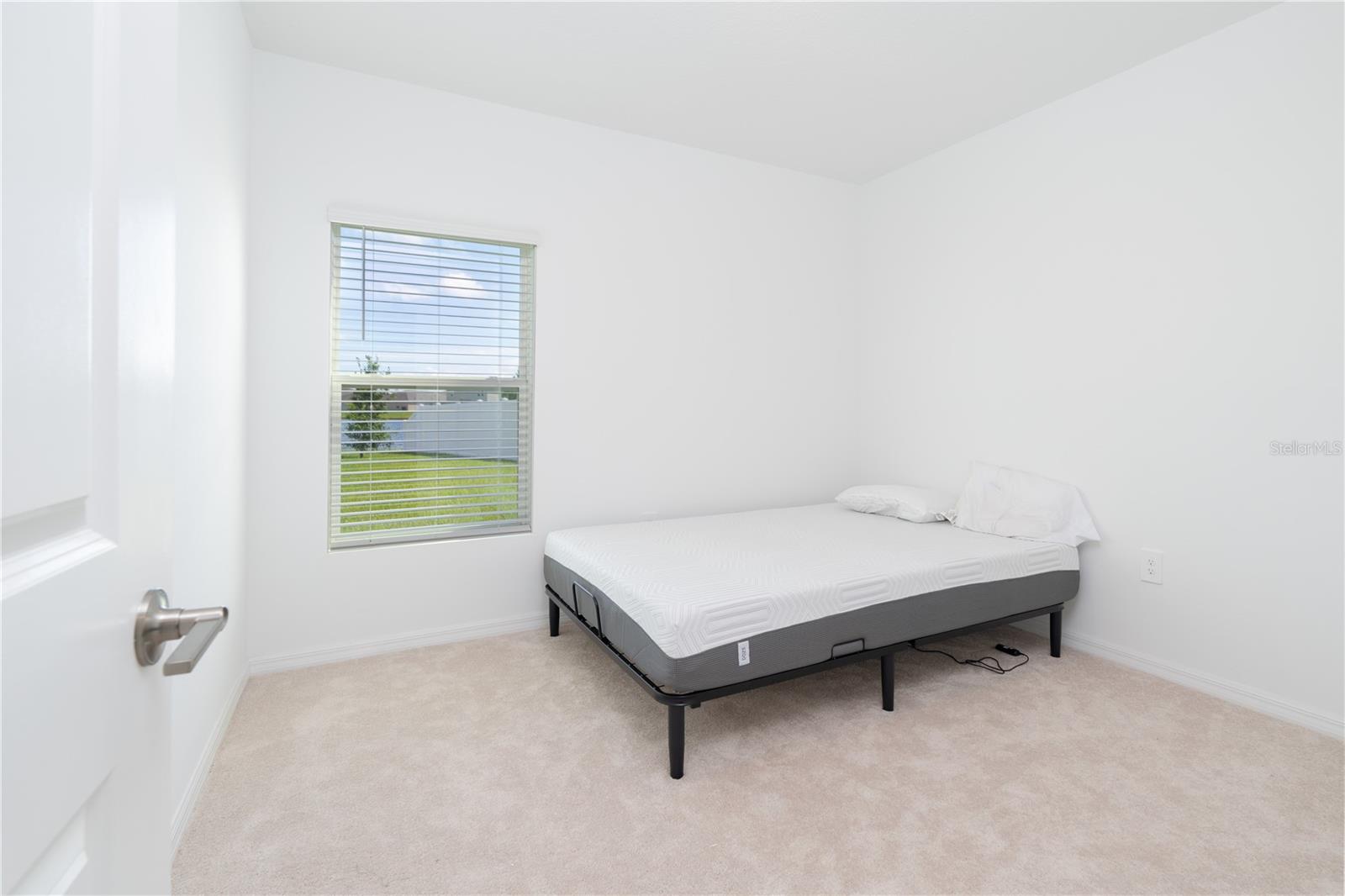 209 Citrine Loop Property Photo 6