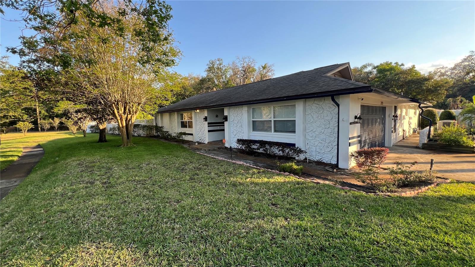 7730 Broken Arrow Trl Property Photo 2