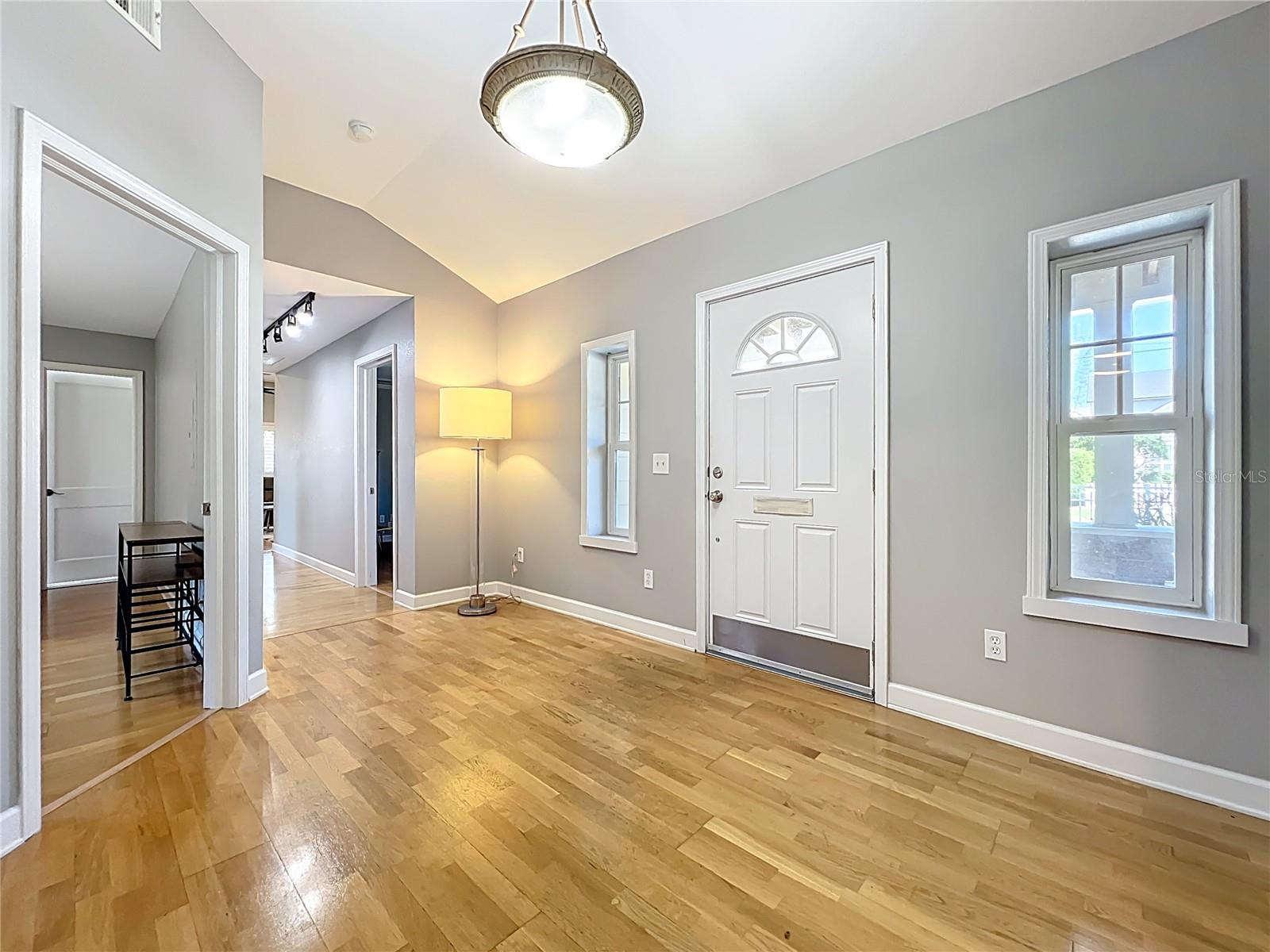 1122 Vassar St Property Photo 6