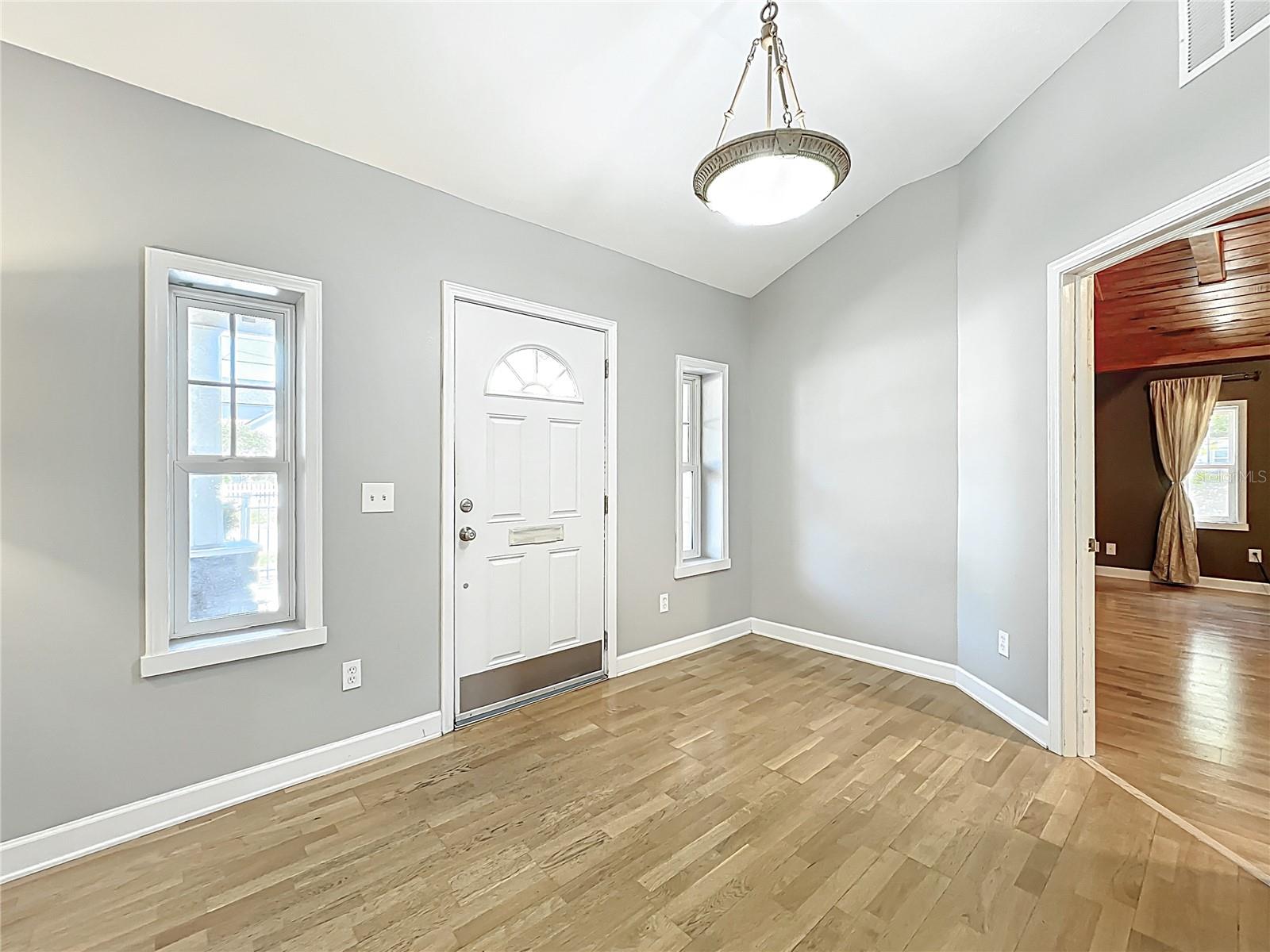 1122 Vassar St Property Photo 7