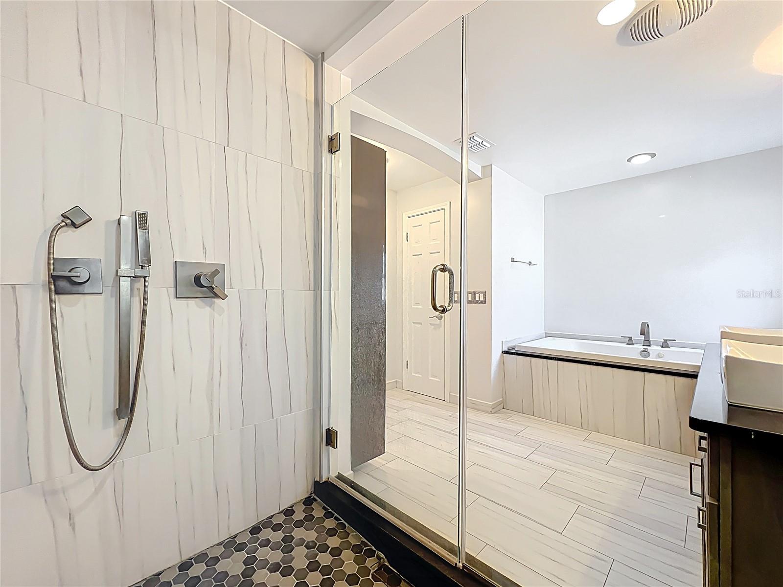 1122 Vassar St Property Photo 35
