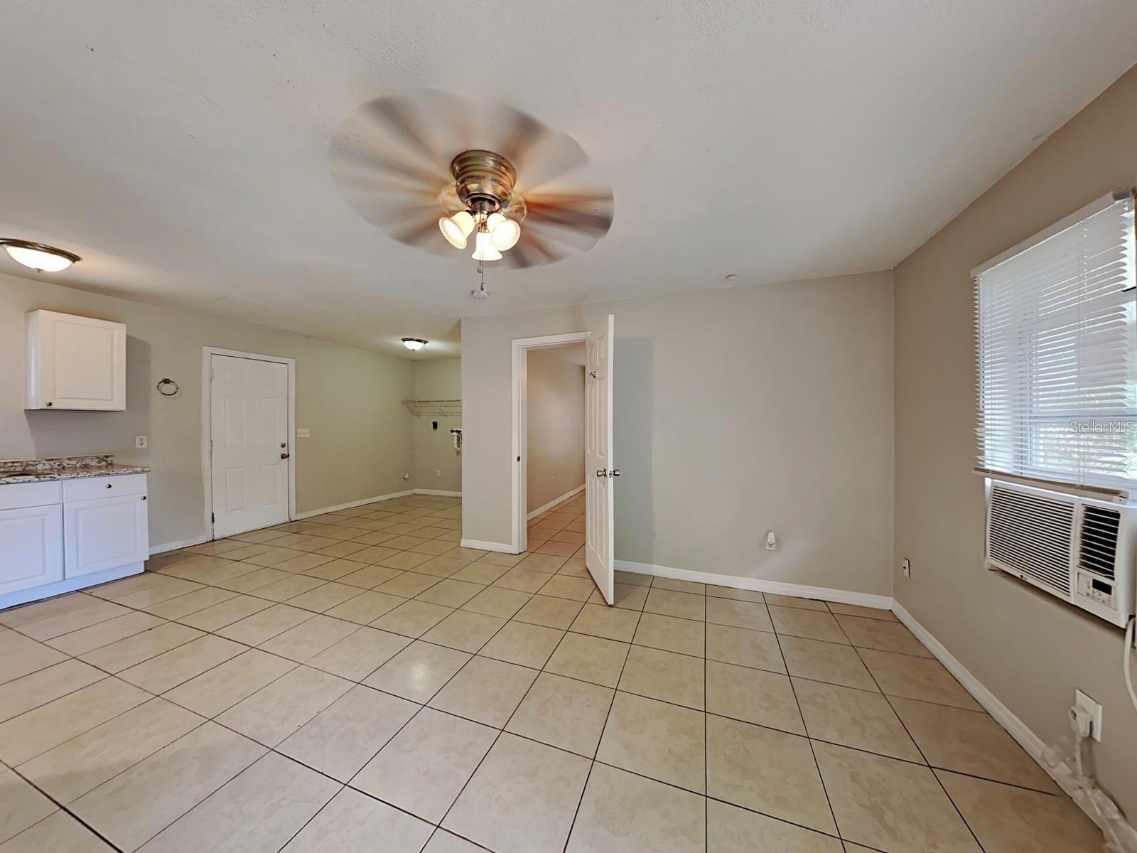 430 S Parsons Ave #3 Property Photo 3