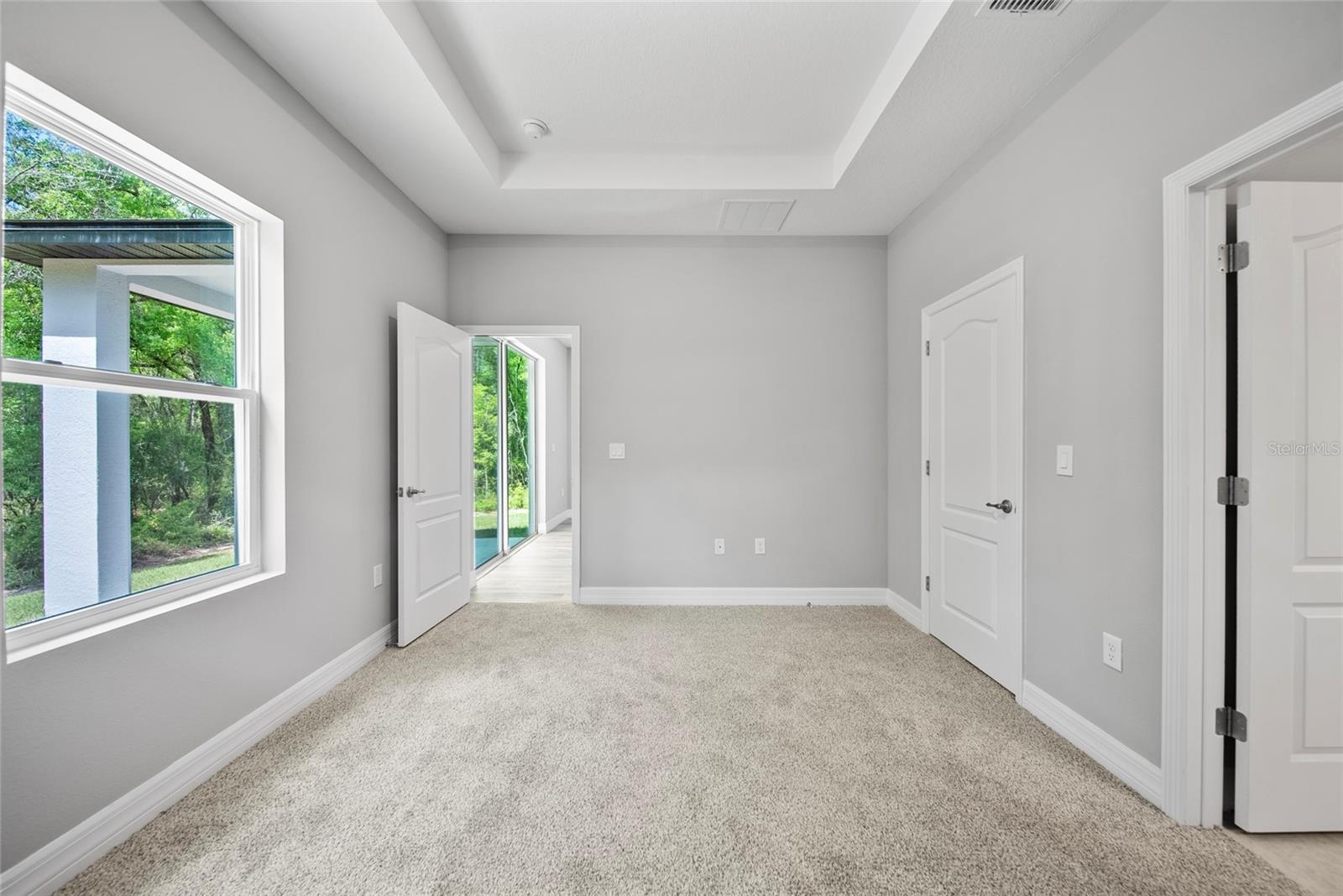 241 E Reel Loop Property Photo 6