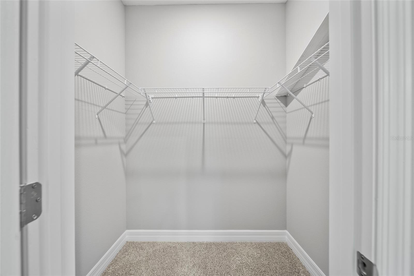 241 E Reel Loop Property Photo 7
