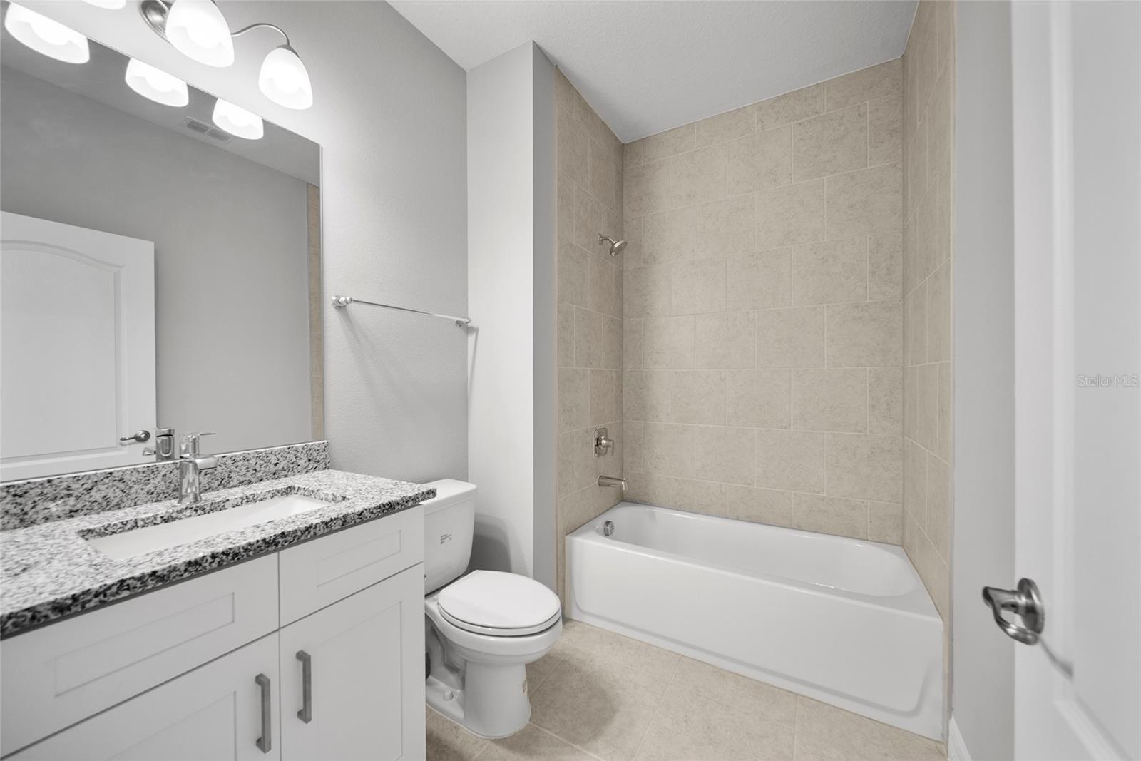 241 E Reel Loop Property Photo 11