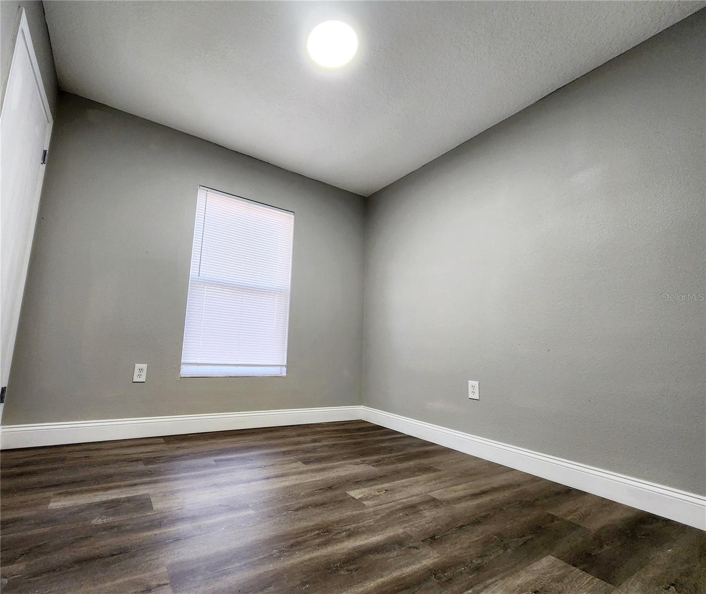 701 Titcomb St Property Photo 10