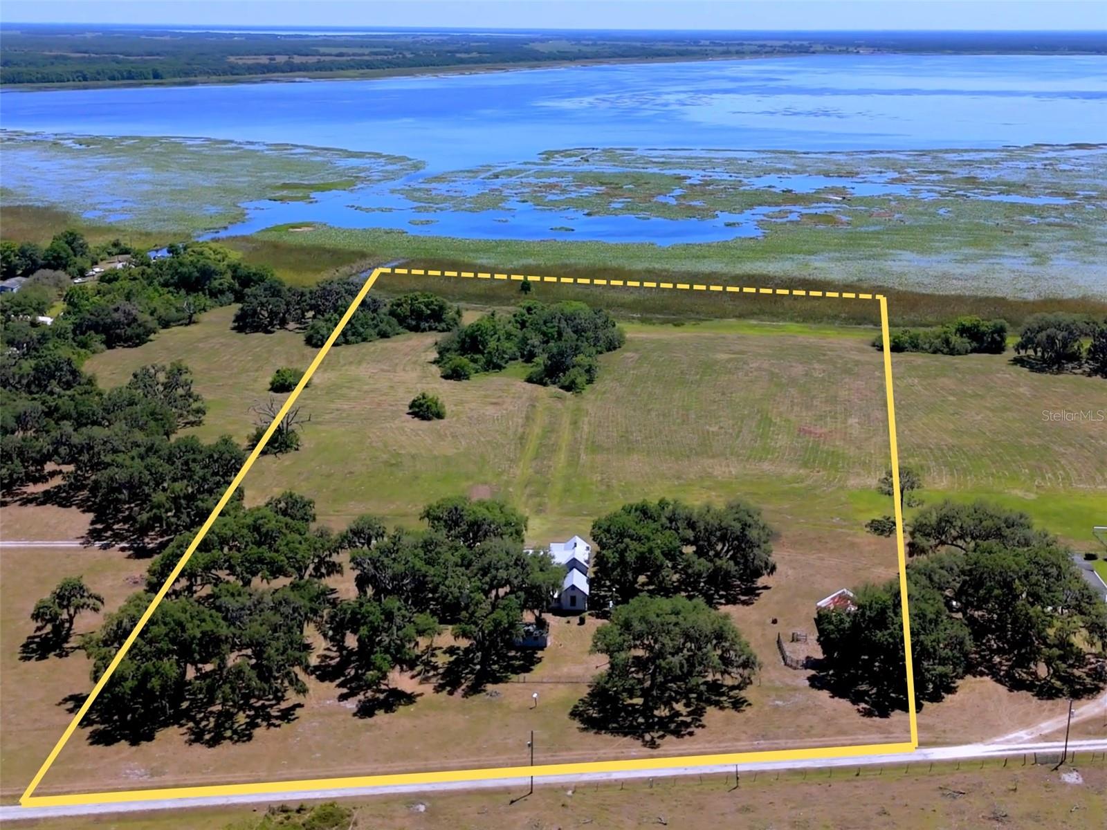 3650 Lake Tohopekaliga Rd Property Photo 2
