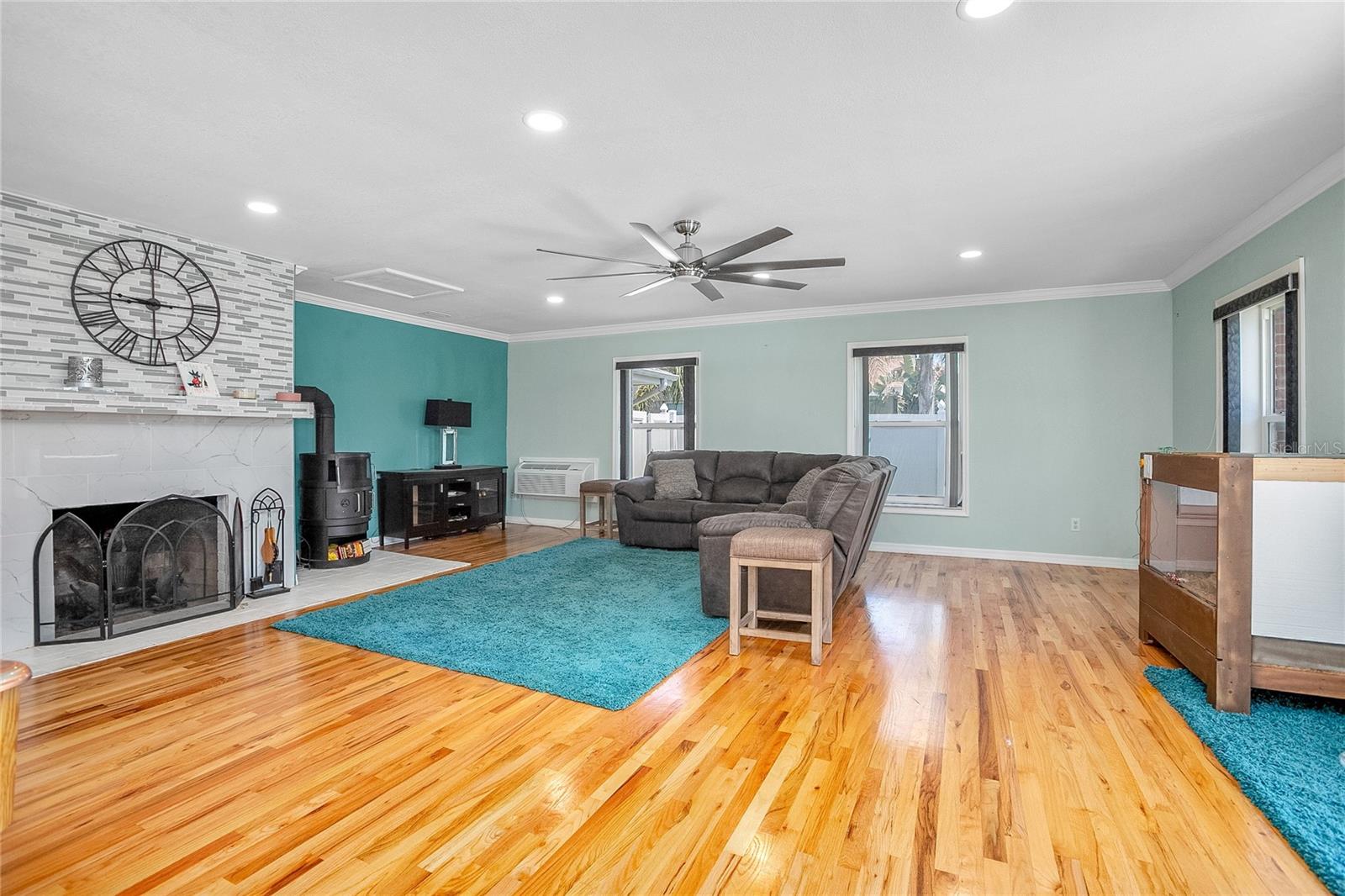 151 Sea Isle Cir Property Photo 5