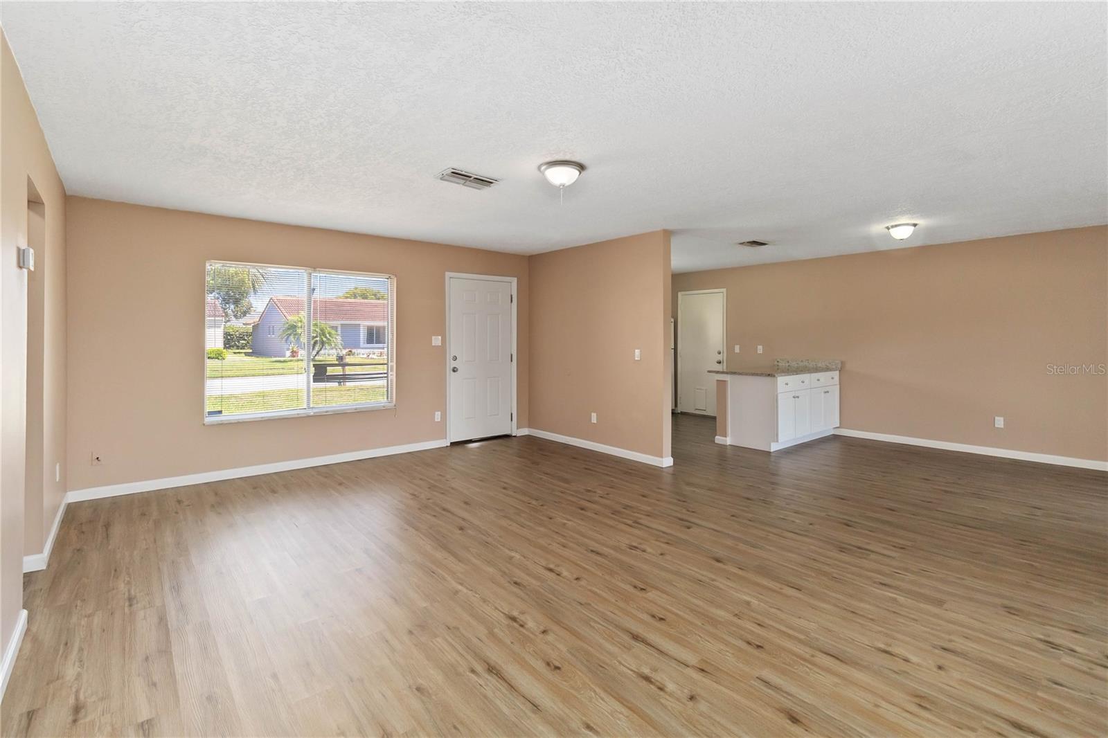 10665 Whitman Cir Property Photo 4