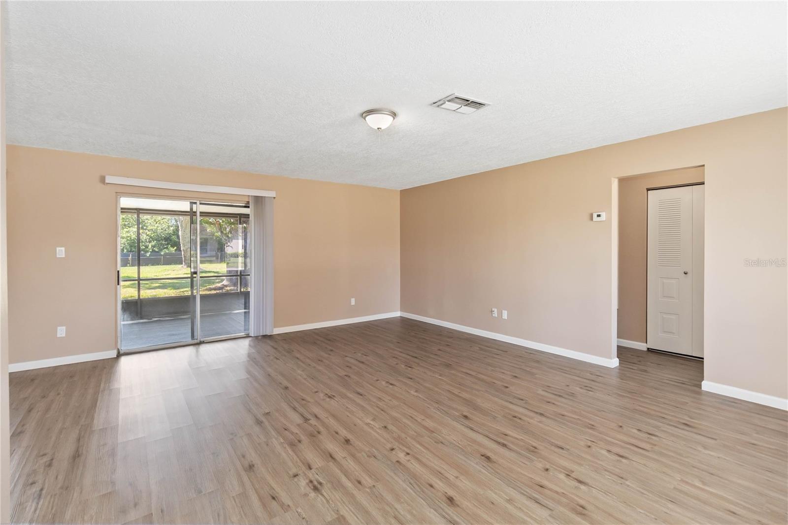 10665 Whitman Cir Property Photo 7
