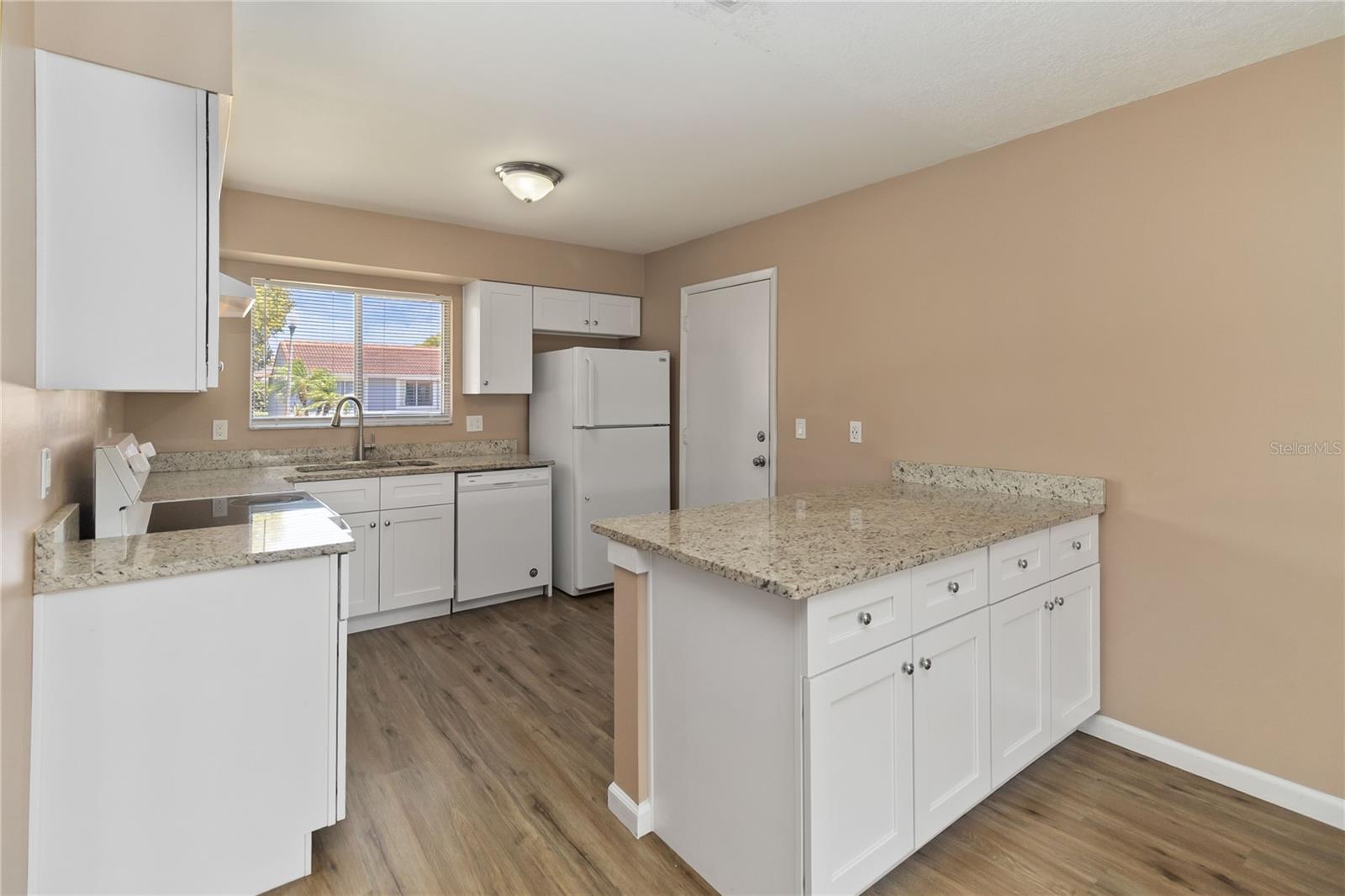 10665 Whitman Cir Property Photo 11