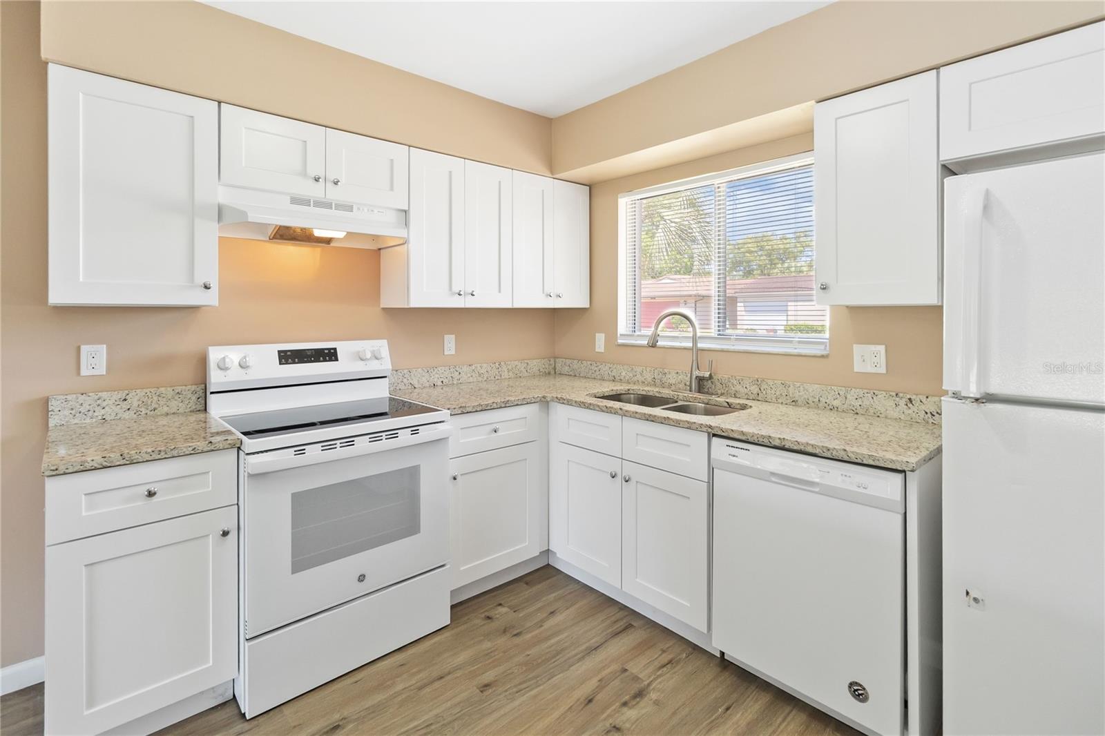 10665 Whitman Cir Property Photo 13