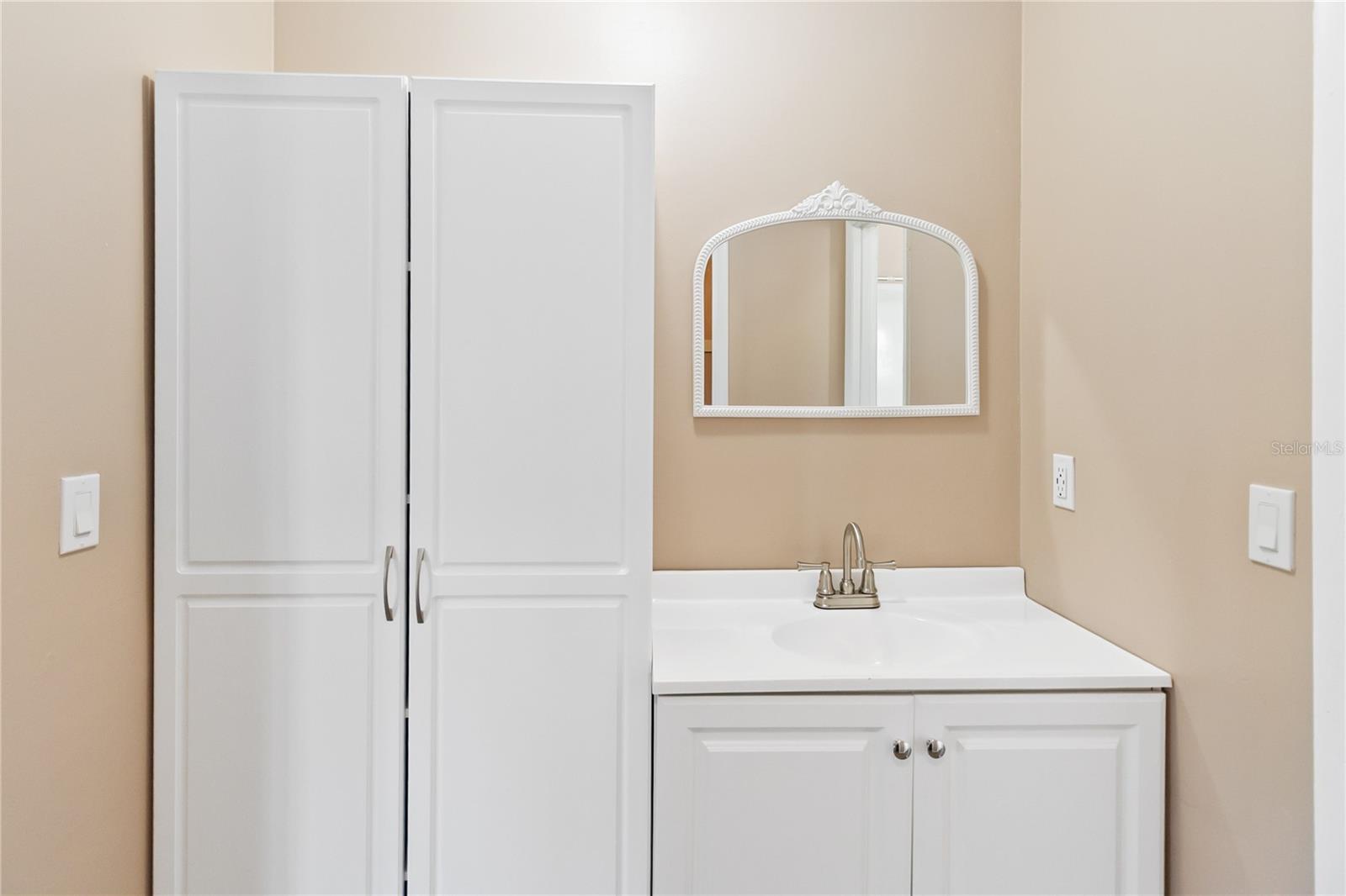 10665 Whitman Cir Property Photo 17