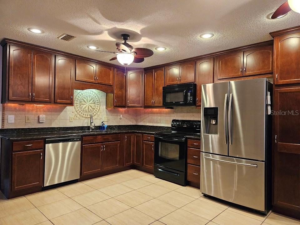 1720 Hope Dr Property Photo 4