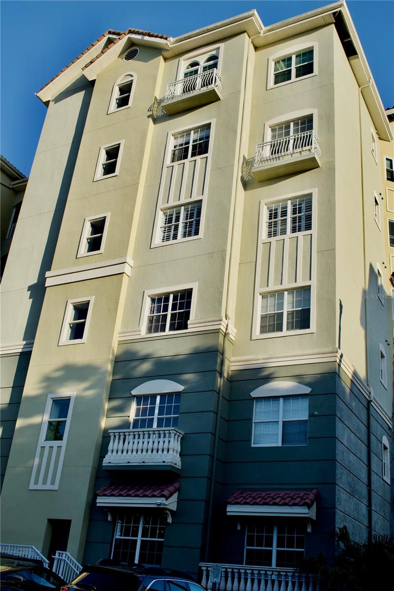8761 The Esplanade #6 Property Photo 1