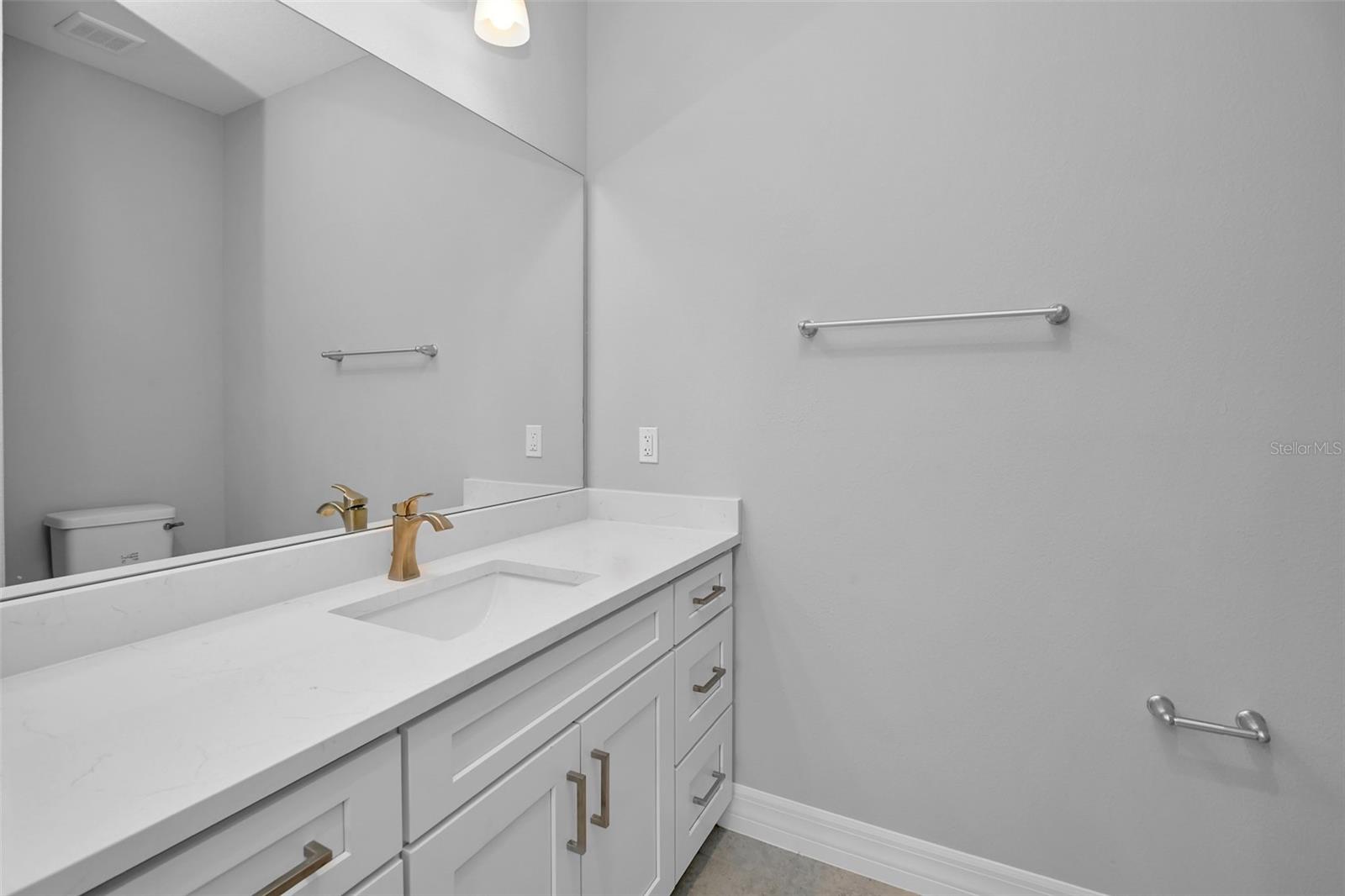 28 Whitewood St Property Photo 24