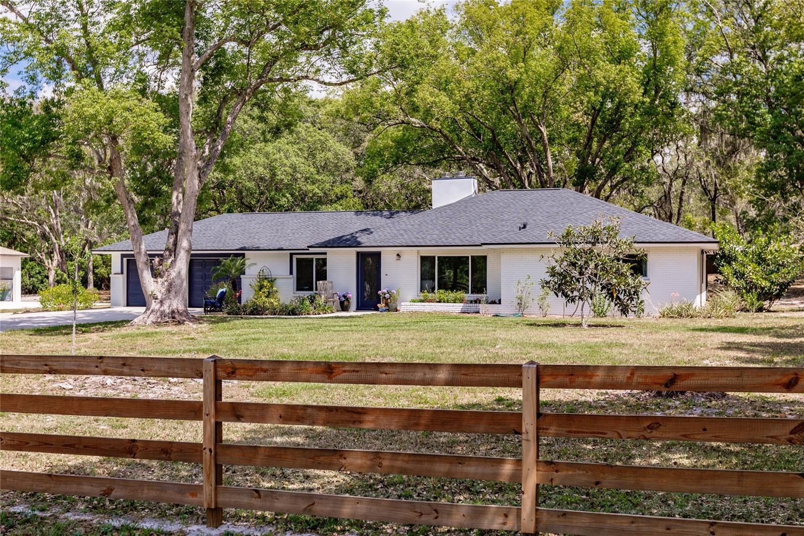 120 W Trade Winds Rd Property Photo