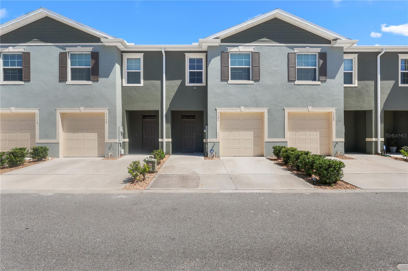 1121 Blue Jay Dr Property Photo