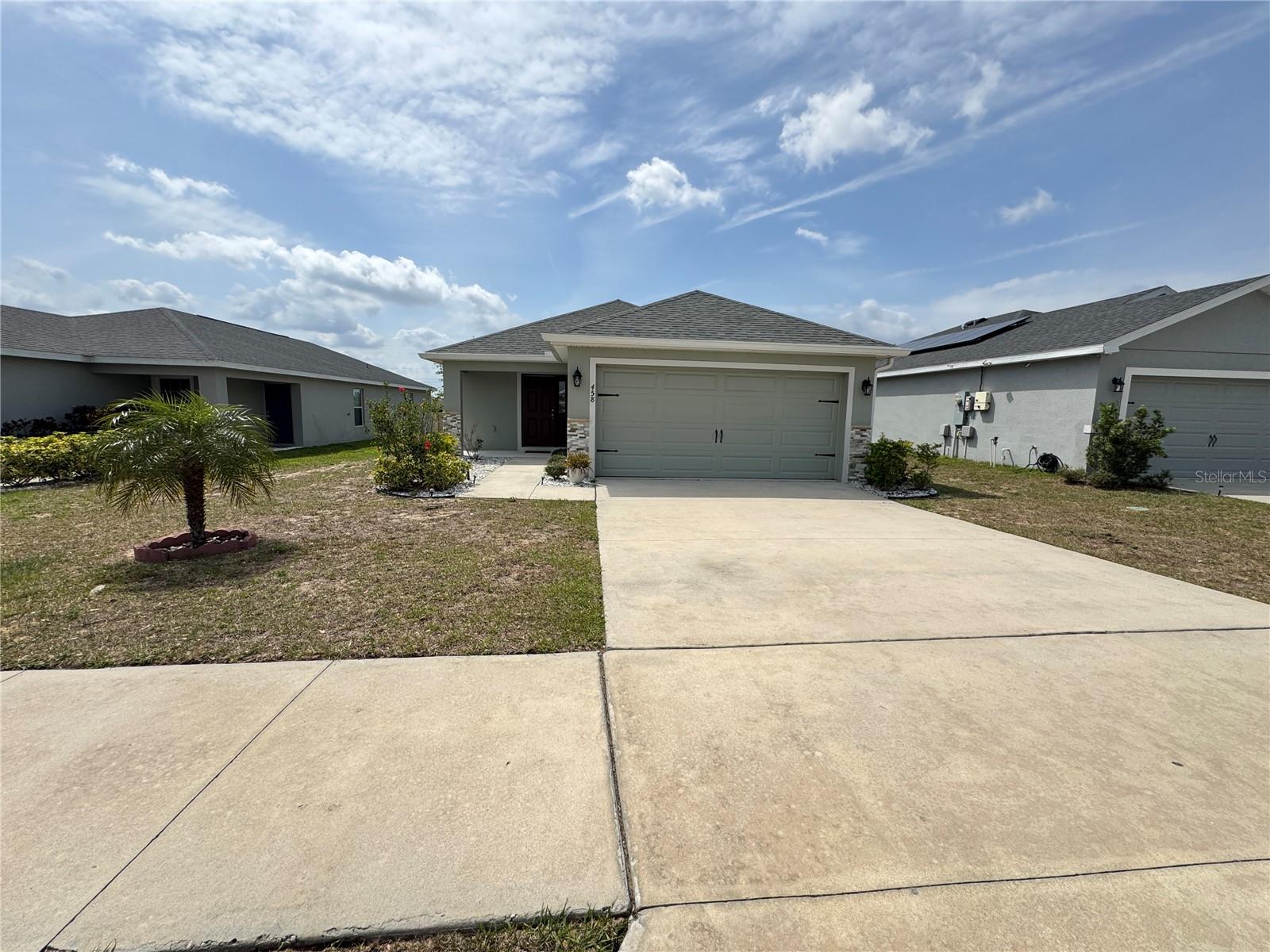 453 Pentas Ln Property Photo