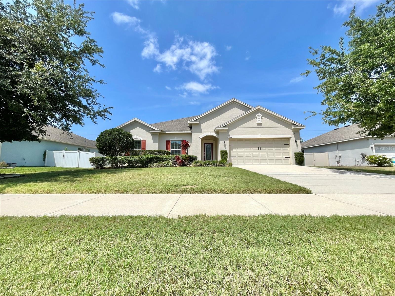 865 Bay Bridge Cir Property Photo 1