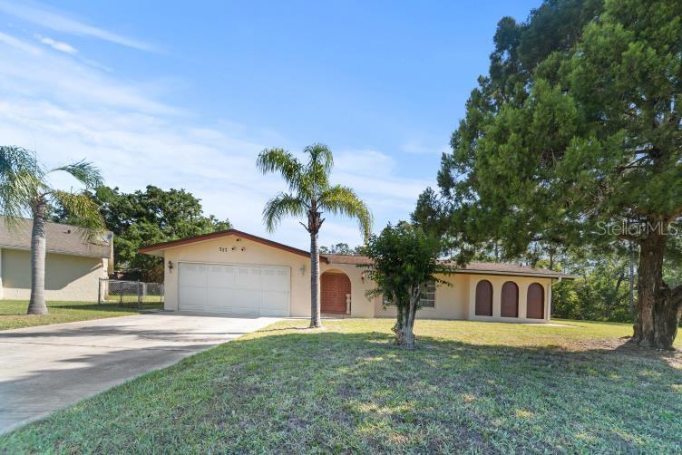 717 Wedge Ln Property Photo
