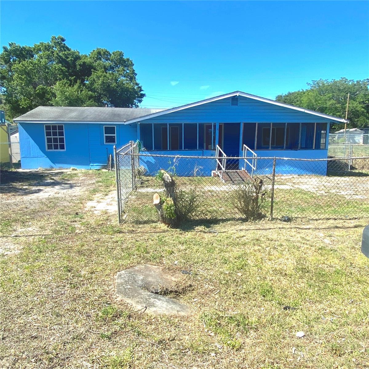 311 E Bridgers Ave Property Photo