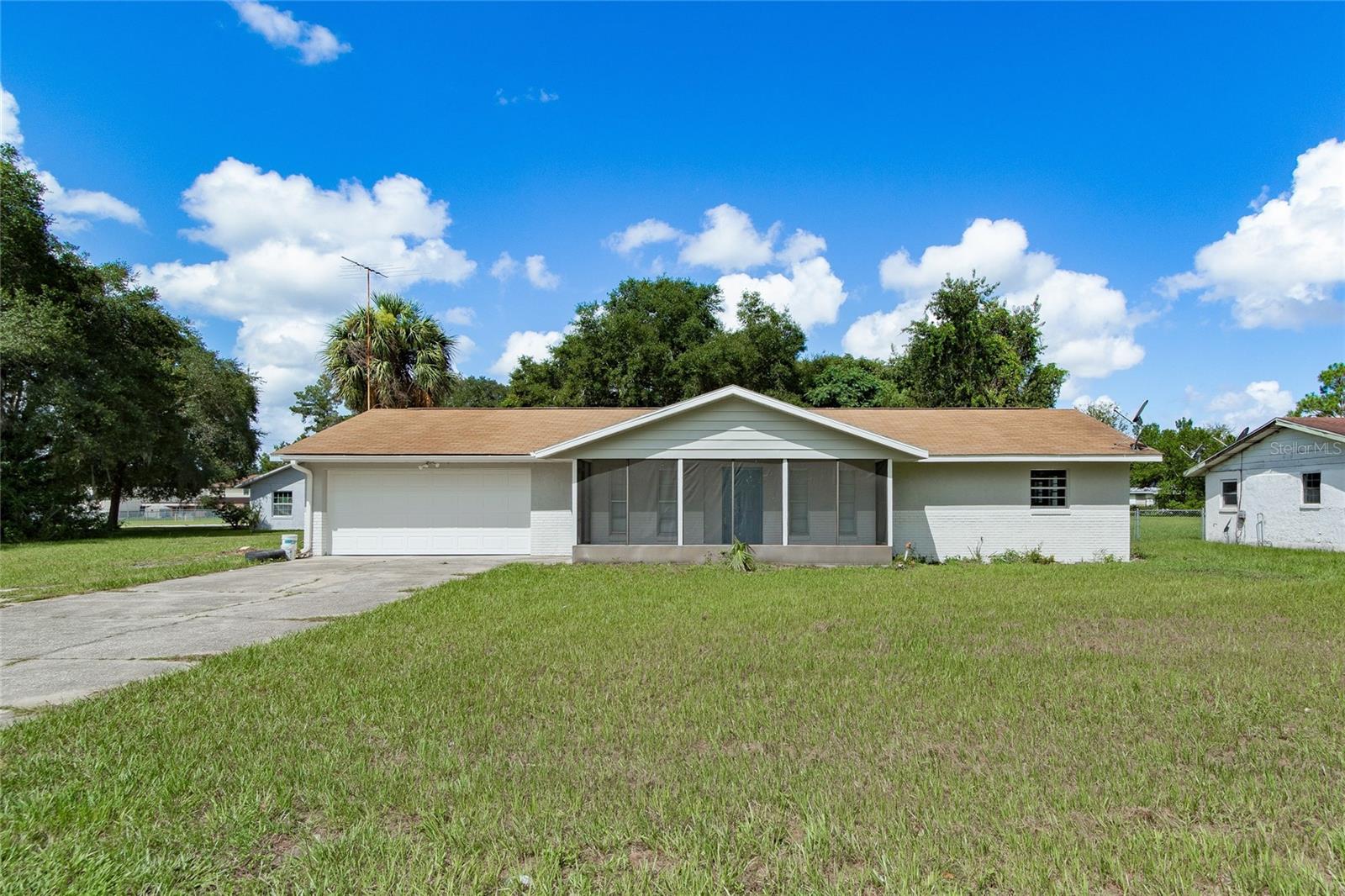 402 Century Ave Property Photo