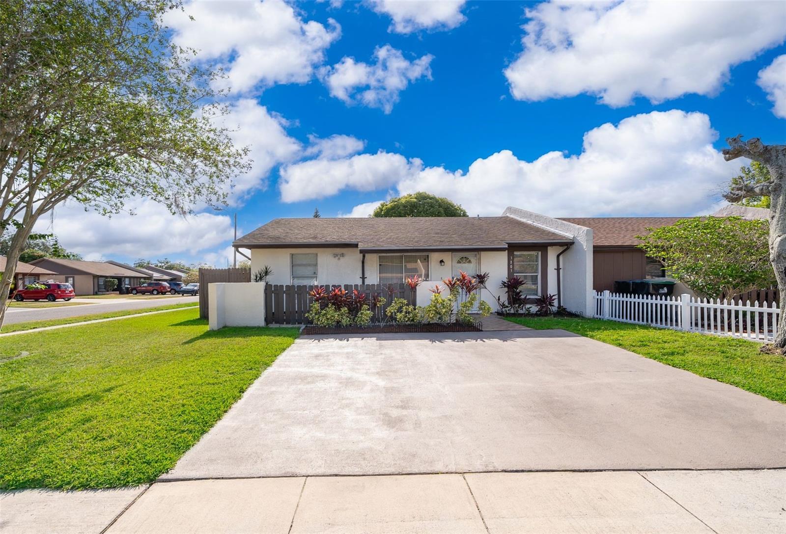3103 Yorych Ln Property Photo