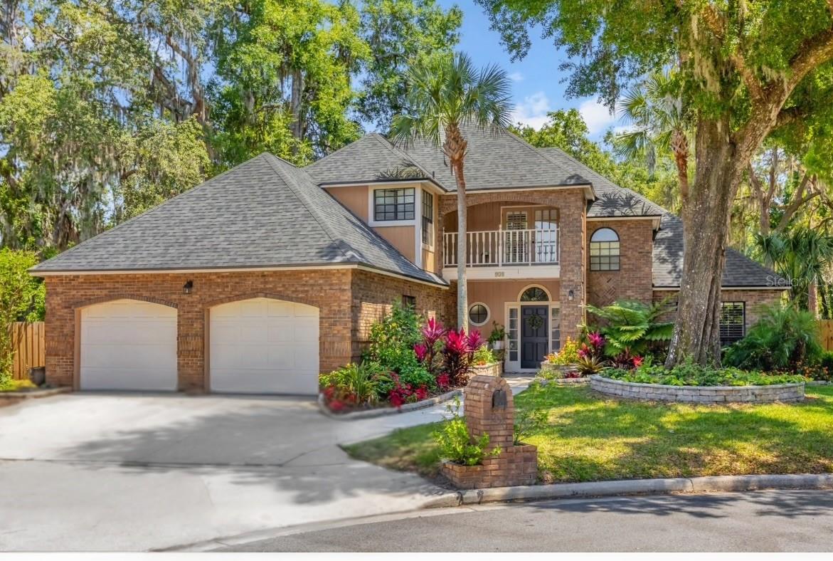 950 Deerwood Loop Property Photo