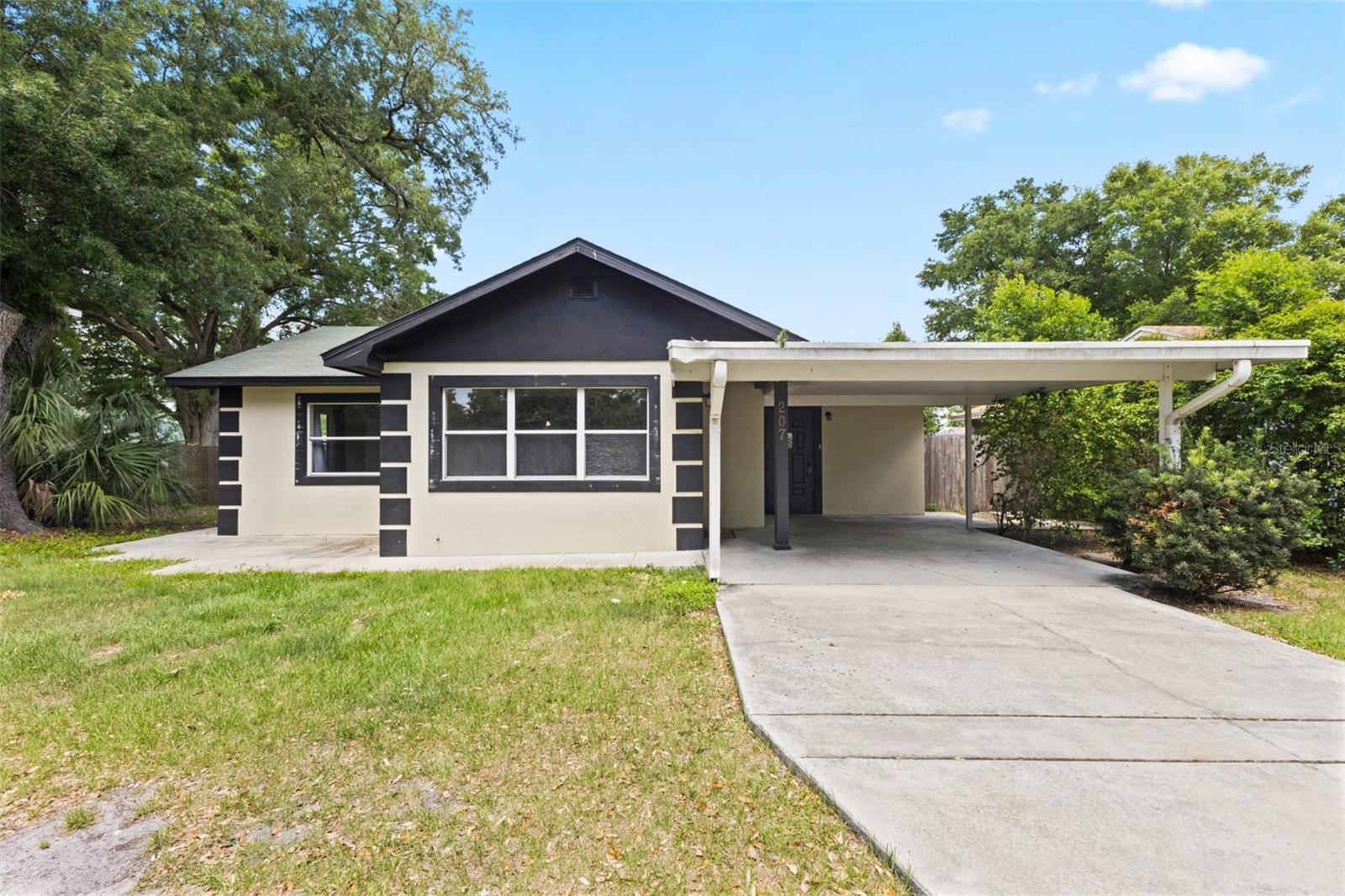 207 Rose St Property Photo