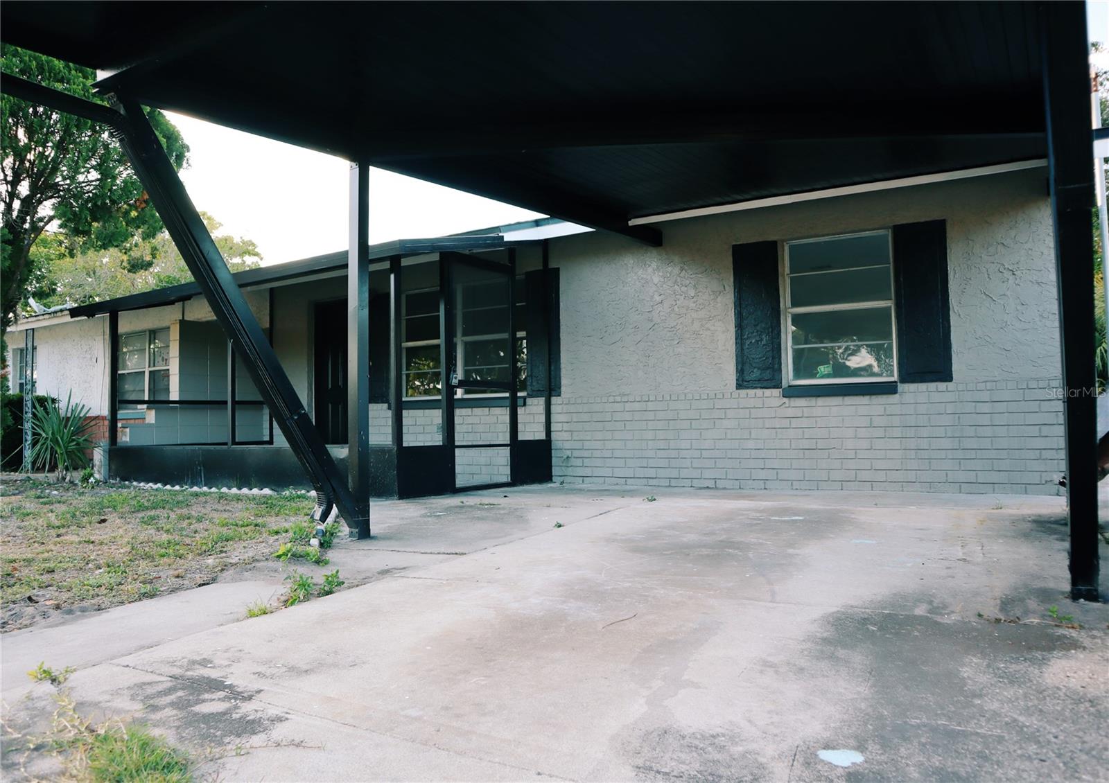 703 VENUS DR
