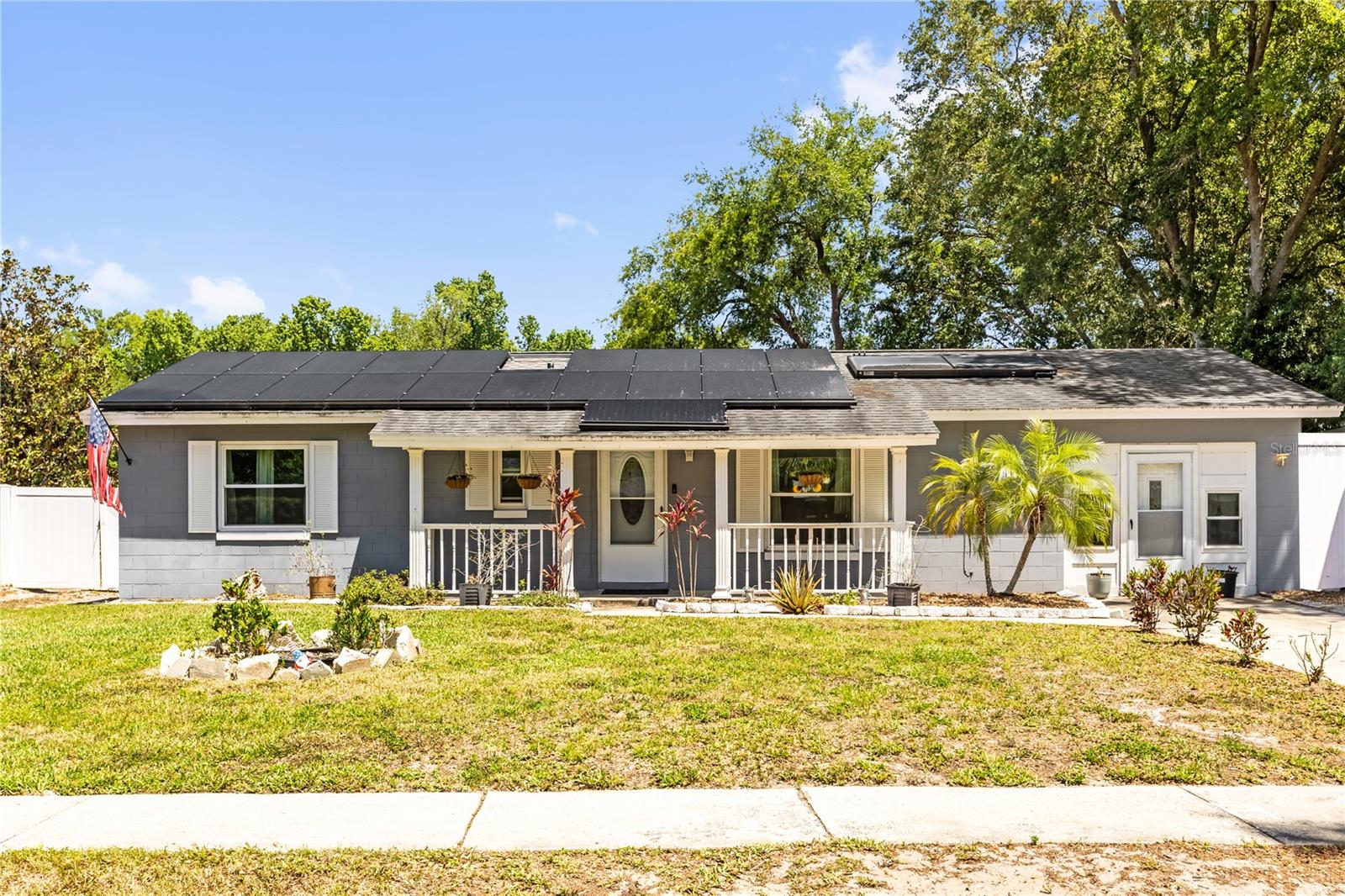 260 3rd St Property Photo