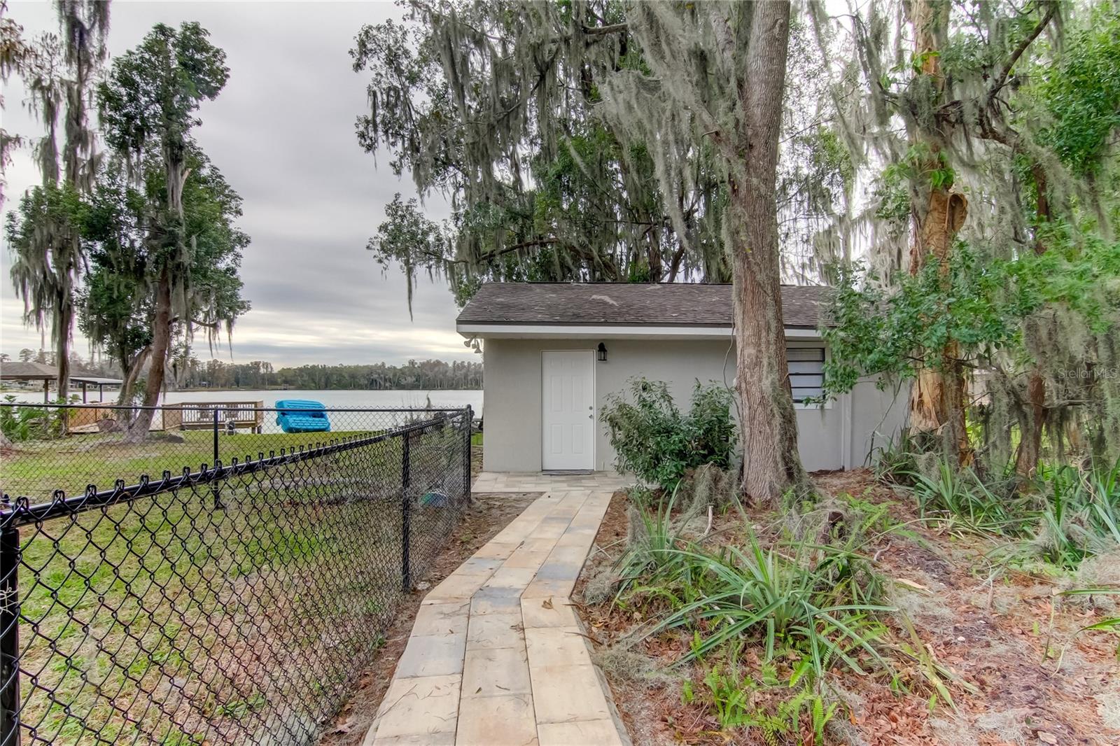 318 Deer Cove Ln #b Property Photo