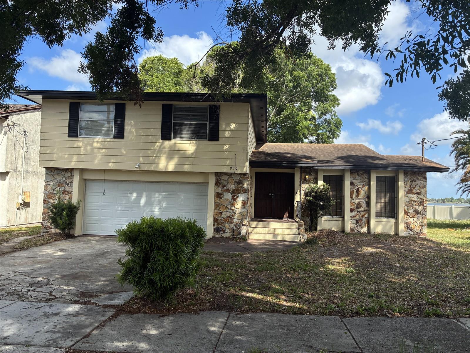 930 Saint George St Property Photo