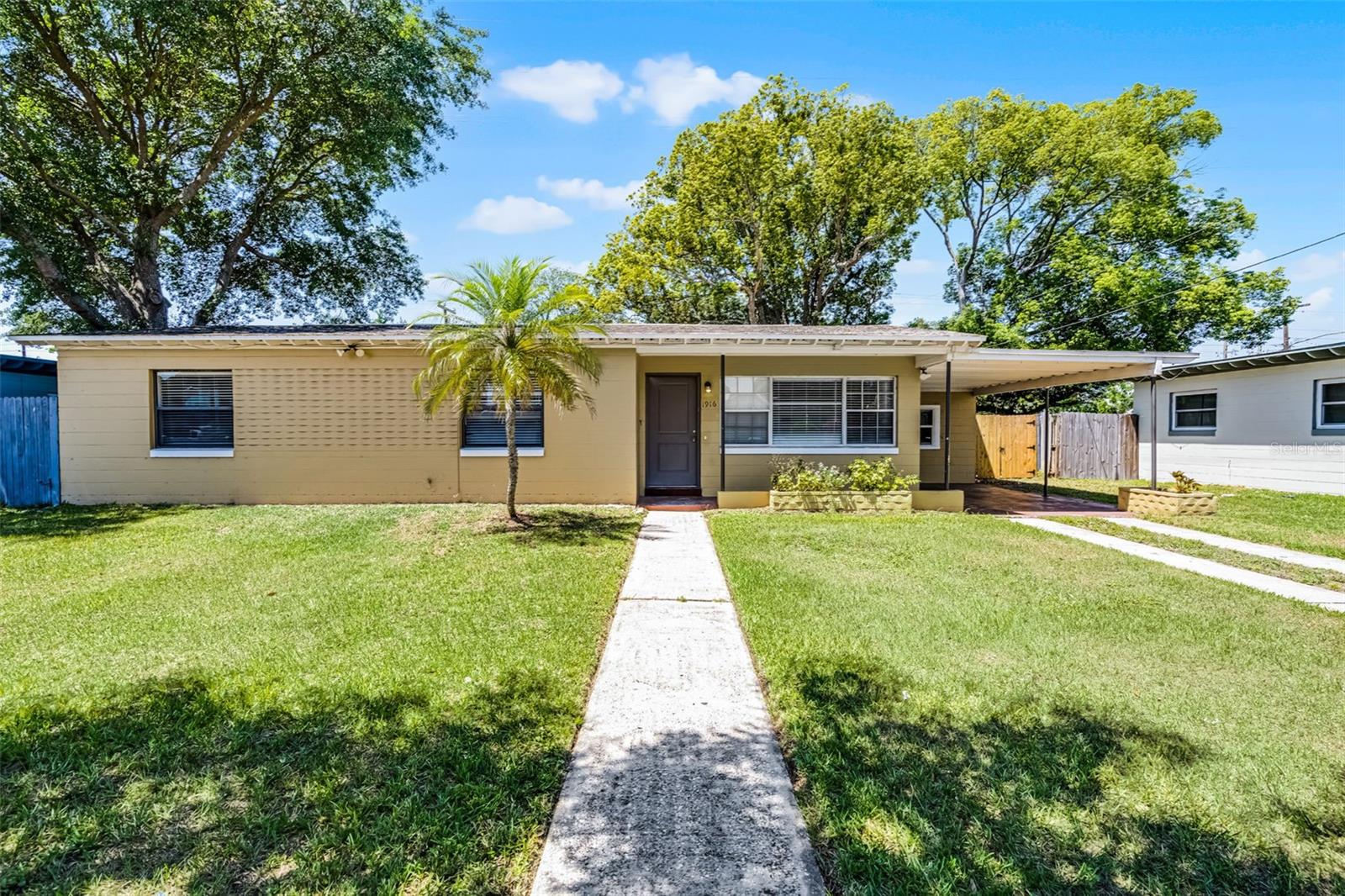 1916 Colton Dr Property Photo