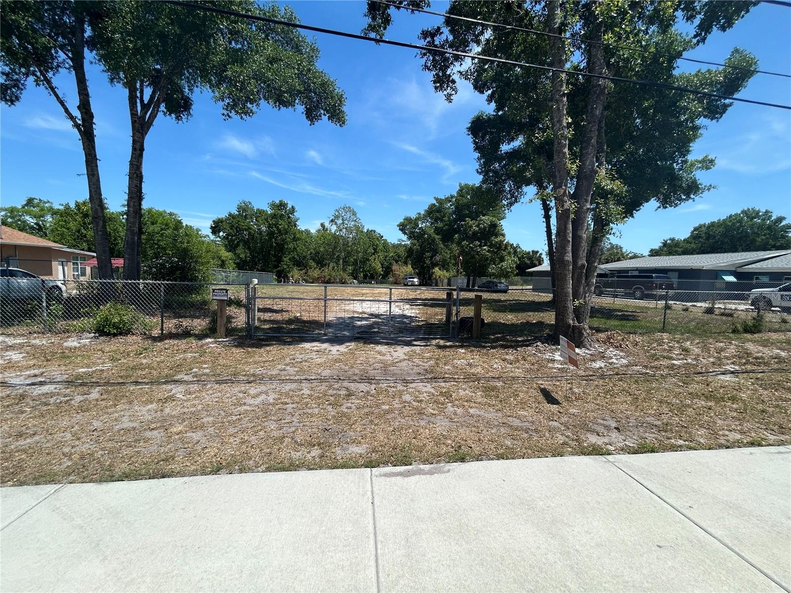 1735 Grayson Dr Property Photo 1
