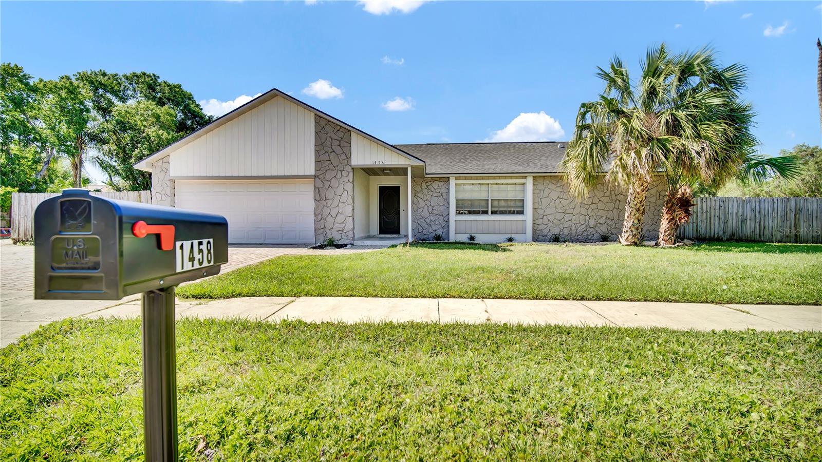 1458 Heather Way Property Photo