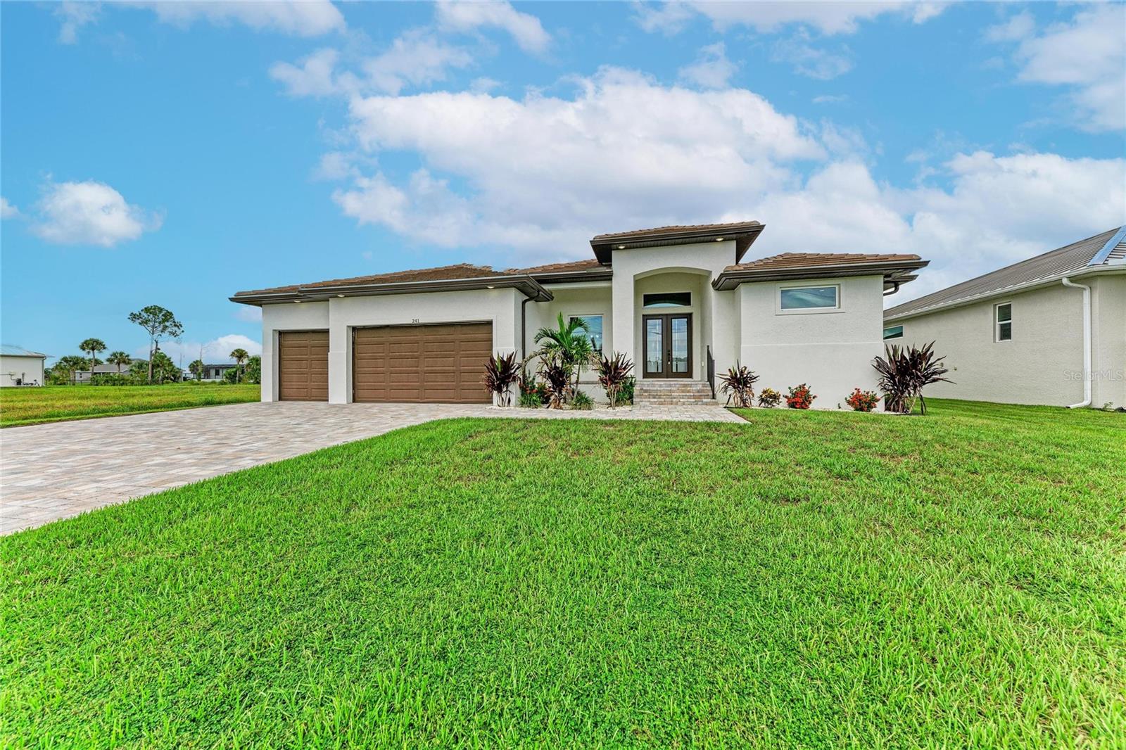 241 Rotonda Blvd S Property Photo