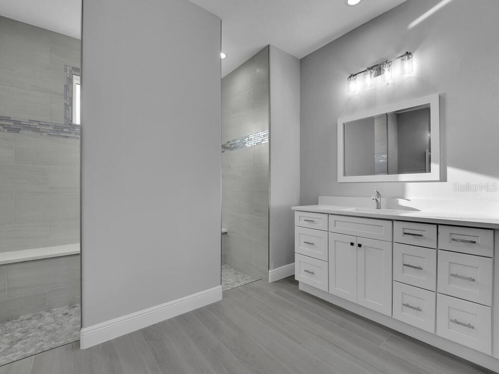 O6302059 Property Photo 23