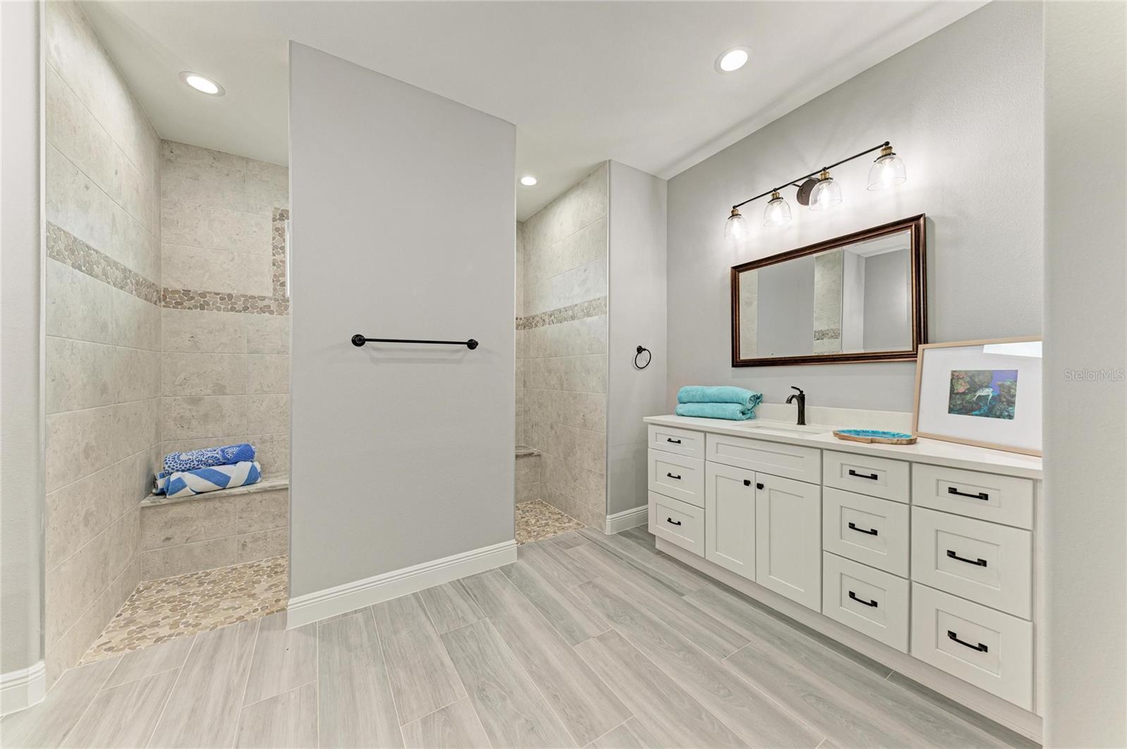 O6302059 Property Photo 30