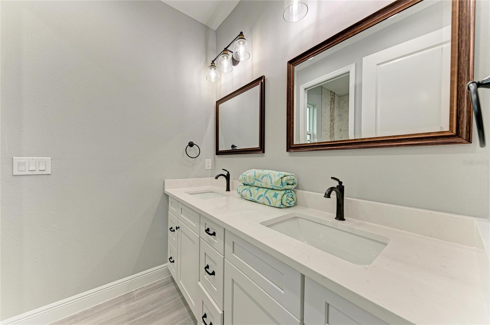 O6302059 Property Photo 39