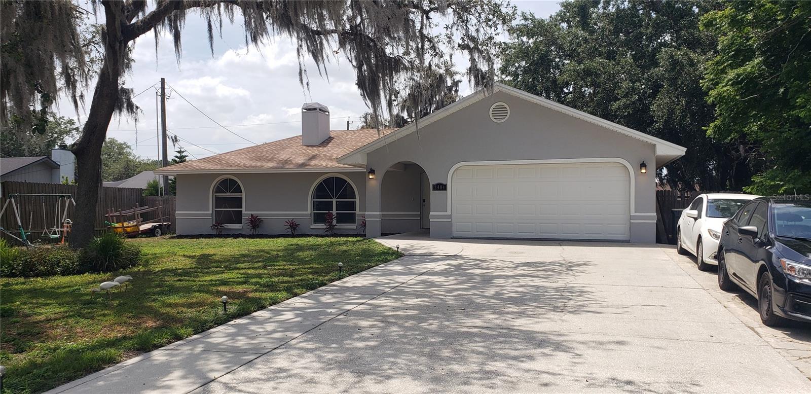 2404 Timbercreek Loop E Property Photo 1